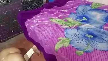 Maid Ki Jawan ladki Cowgirl Pose me Apni Choot mE Land Dalkar Chudi