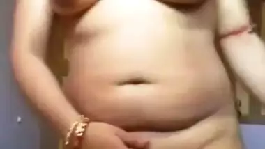 Gujarati Bhabhi Flaunting Her Busty Body