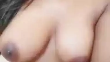 Srilankan girl nude MMS video