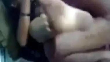 Fucking pussy of the matured desi maid