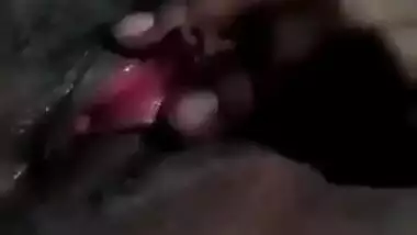 Boudi Showing And Fingering