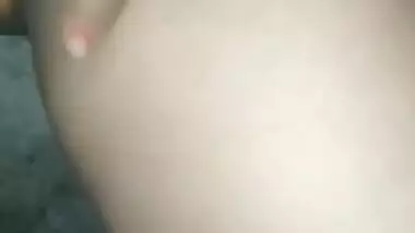 Desi bhbai show her cute pussy