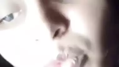 Bangladeshi Muslim Desi chick practices XXX fingering in solo video