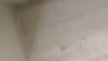 Cameraguy finally convinces the Desi girlfriend to show some porn things