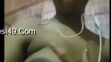 Married Desi woman surprises XXX buddy revealing natural titties