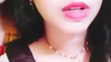 Reema & Leema Bhabhi Having Fun in Live