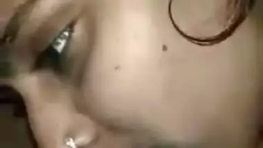 Indian XXX whore gives a nice blowjob to her friend MMS video