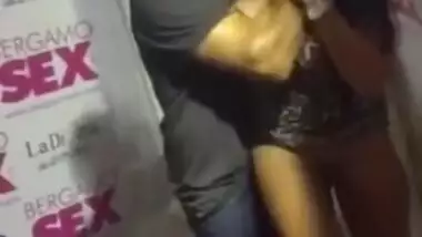 බාතෘම් එක ඇතුලේ තියන් ගහන එක ලංකාවේ