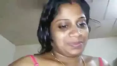 Desi aunty hot nude show