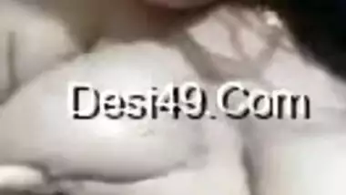 Self-isolated Indian girl has no choice but to play with pussy