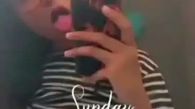 Hot Insta Babe Showing Boobs