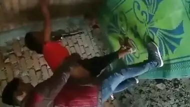 Desi Randi Fucking Outdoor In Threesome