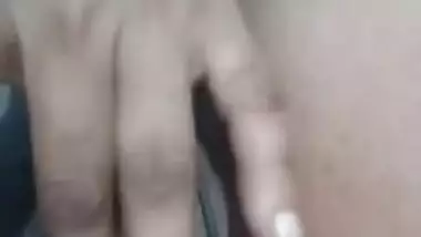 Mature Indian wet pussy lady fingering her cunt