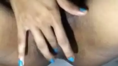 Sri Lankan teen girl Fingering ඇගිලි වලින් සැප ගත්ත පියුමි