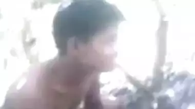 Desi girl outdoor fucked