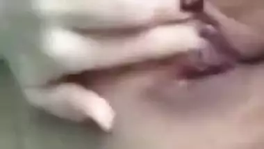 Indian girl mustrubing
