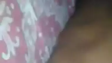 It's a problem for lovely Indian to make sex fans see her XXX tits