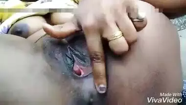 It's an outdoor XXX masturbation of a Desi MILF with broken sex muff