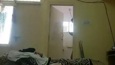 Indian teenage girl naked after shower video